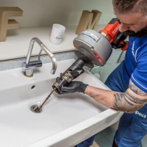 Rei das Desentupidoras em Curitiba PR - Desentupimento de esgoto, pias, ralos, vasos, caixas gordura, Hidrojateamento, Caça Vazamentos (3)